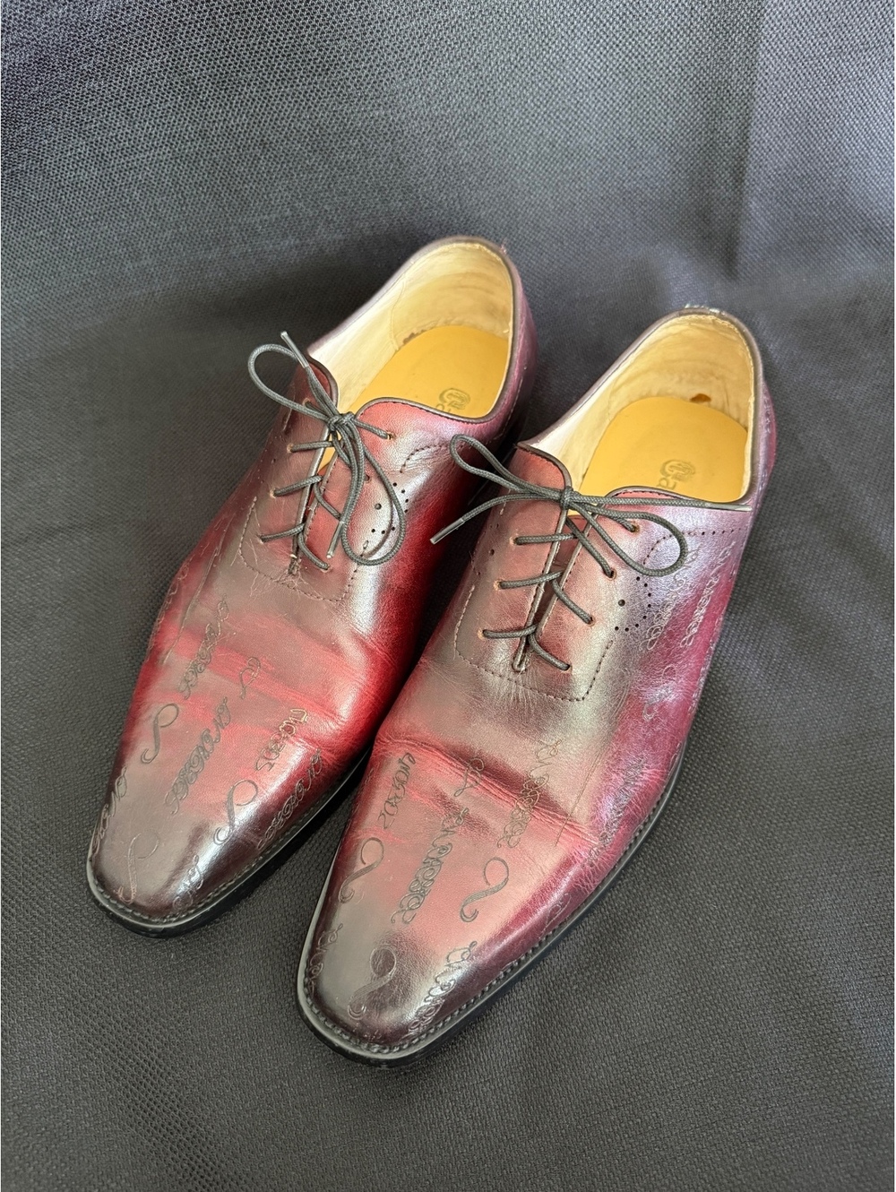 Carrucci Mens Graffiti Script Leather Wholecut Oxfords Burgundy Patina Size 10
